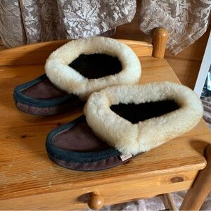 Sheepskin trimmed, Laurentian Chief‎ Sheepskinlined, padded sole Size 11
